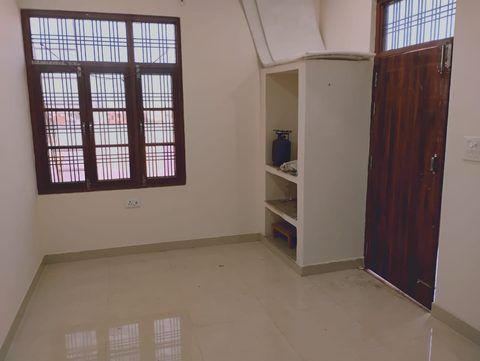 1 BHK in Lucknow — photo 1